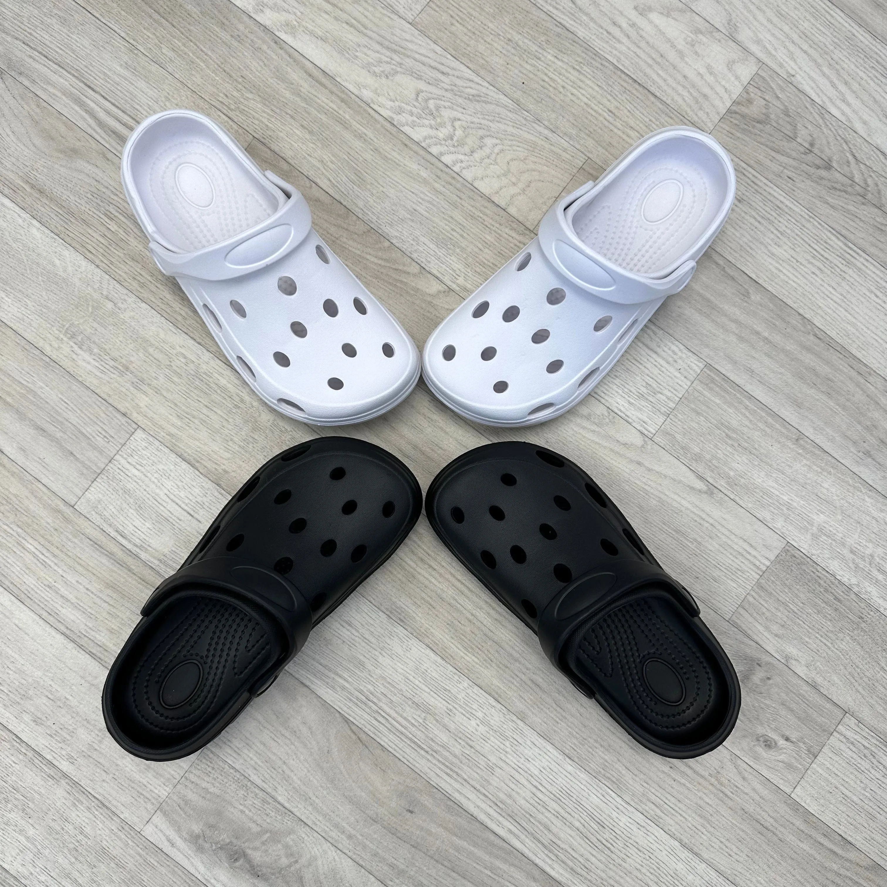 Cassia Classic Unisex Clogs ( Generous Fitting )Online only NO RETURNS ON SALE ITEMS