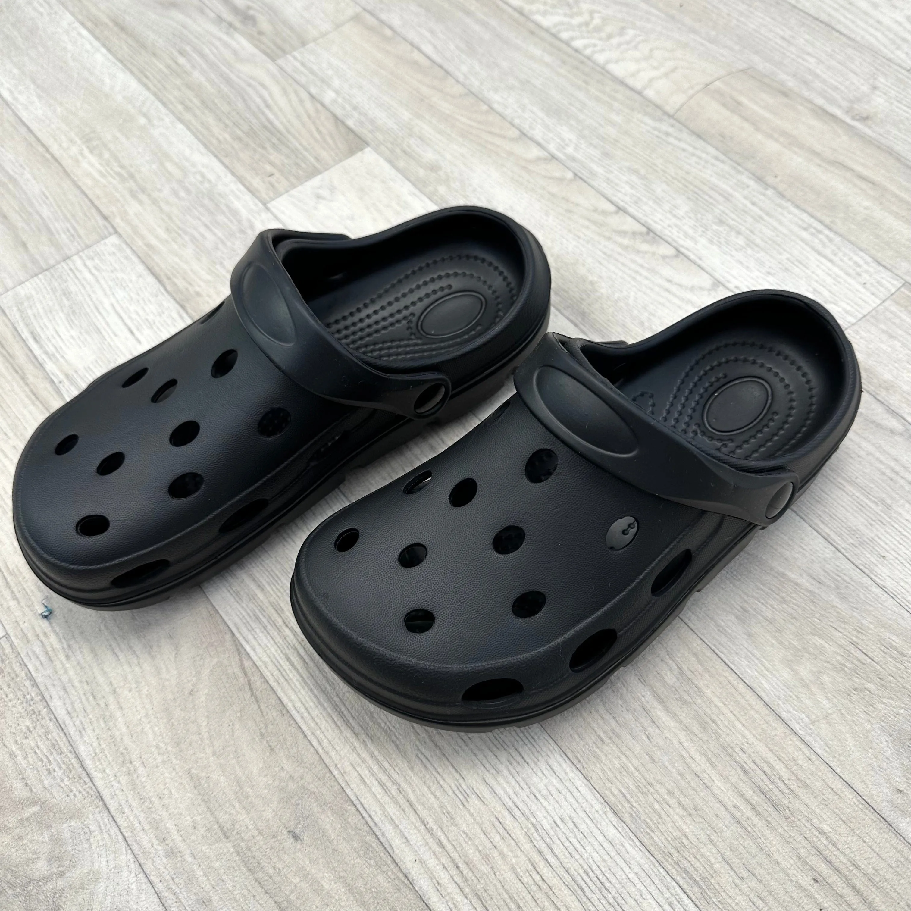 Cassia Classic Unisex Clogs ( Generous Fitting )Online only NO RETURNS ON SALE ITEMS