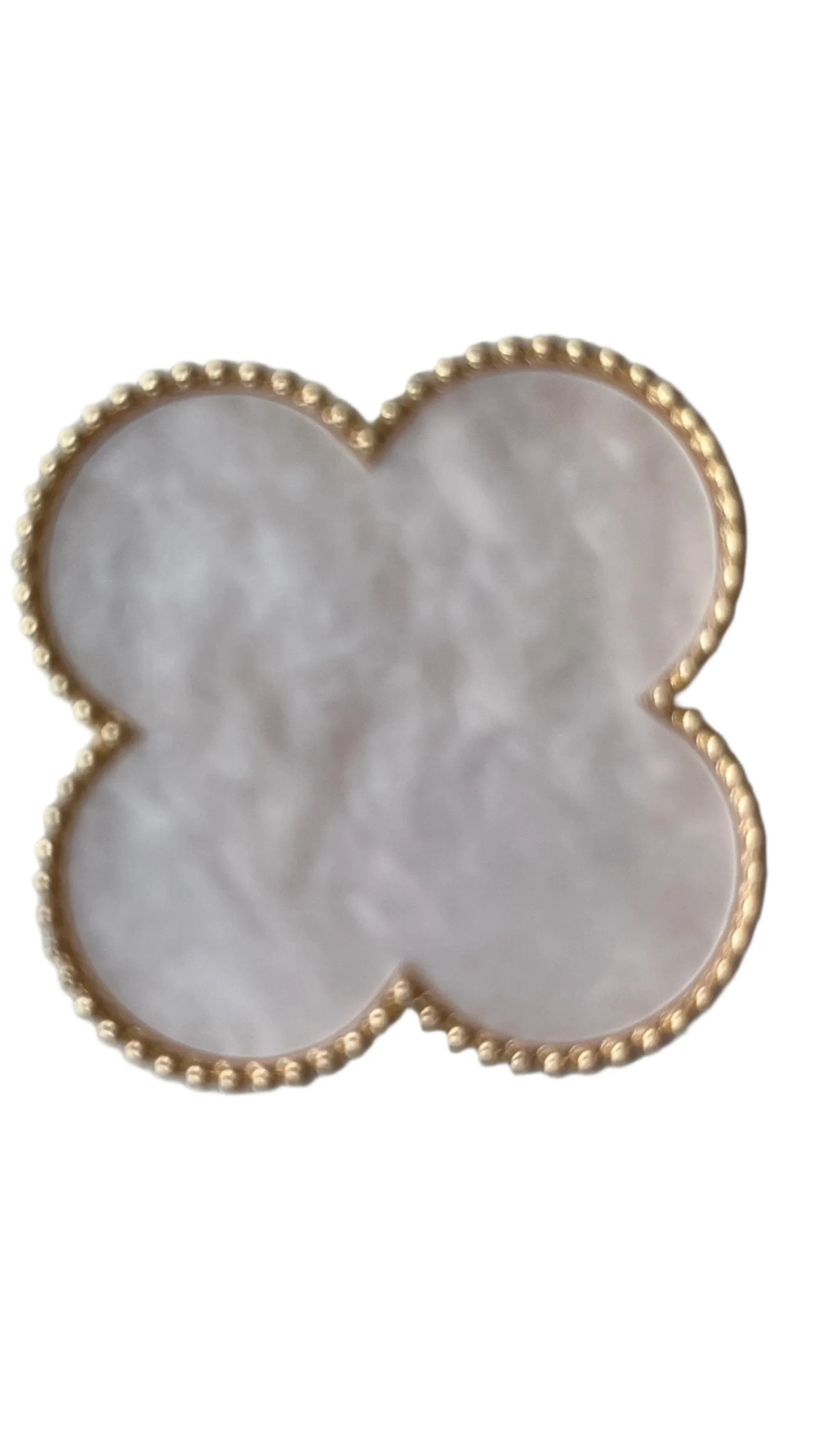 Clover magnetic brooch