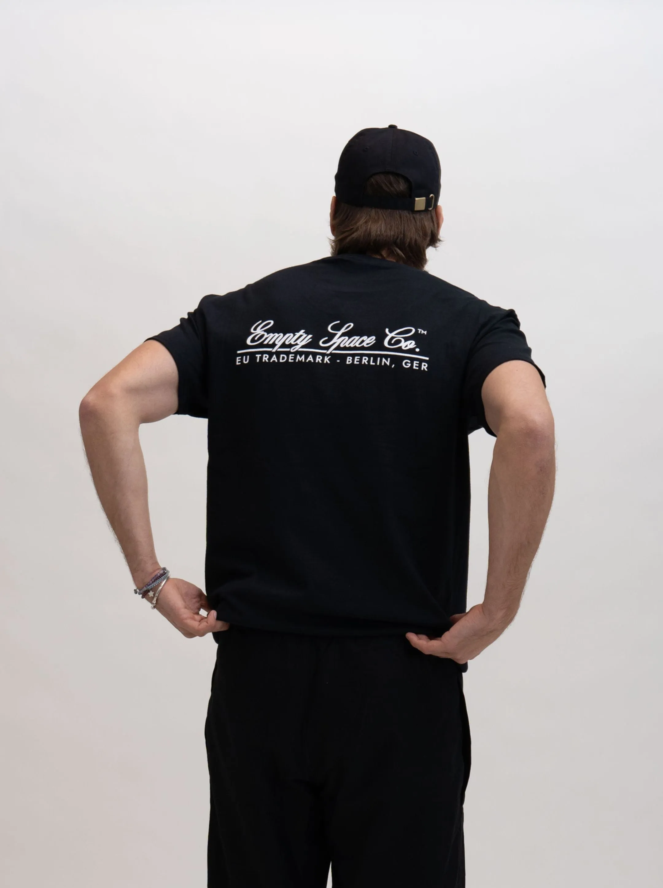 CLUB™ REGULAR T-SHIRT - BLACK
