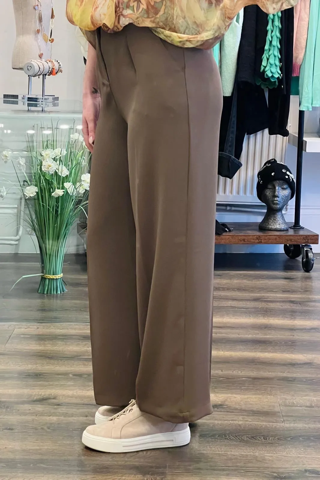 Cropped Wide Leg Trousers