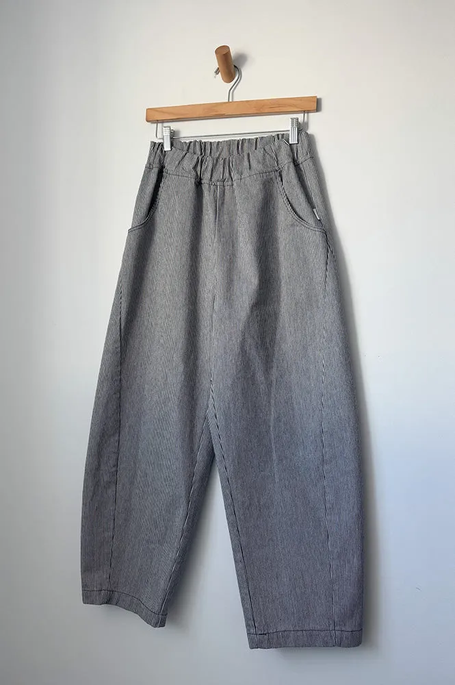 Le Bon Shoppe Arc Navy Stripe Pants