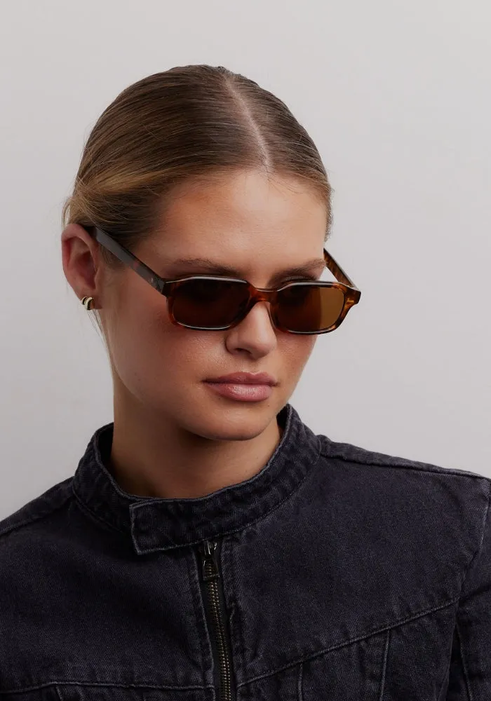 The Buzz - Turtle Dark Brown