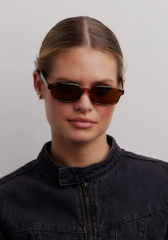 The Buzz - Turtle Dark Brown